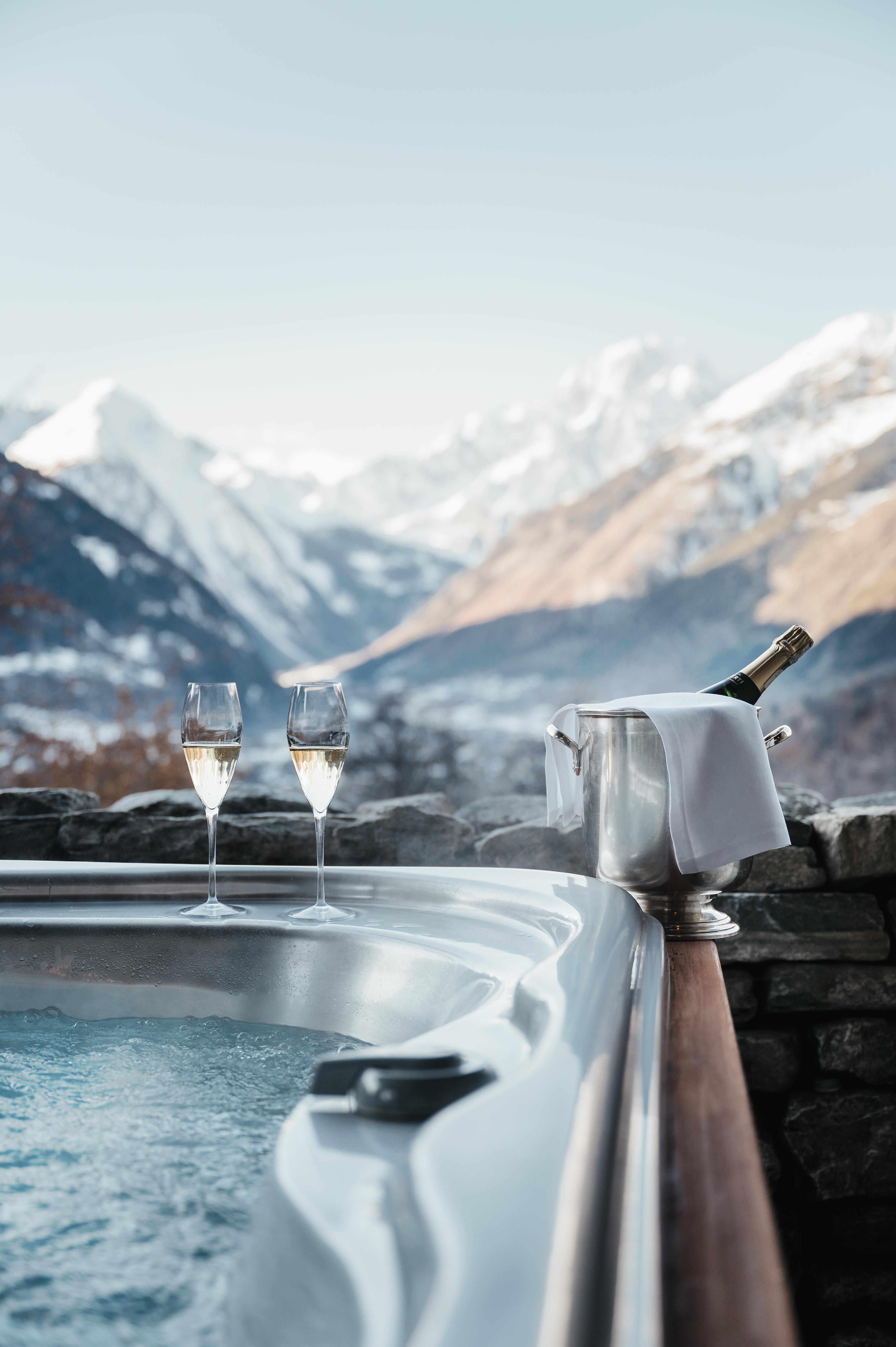 Relais Mont Blanc Hotel & Spa La Salle Bagian luar foto